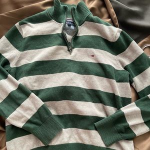 Like new Tommy Hilfiger sweater green/gray XL